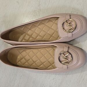 Womens 9.5 Michael Kors Flats